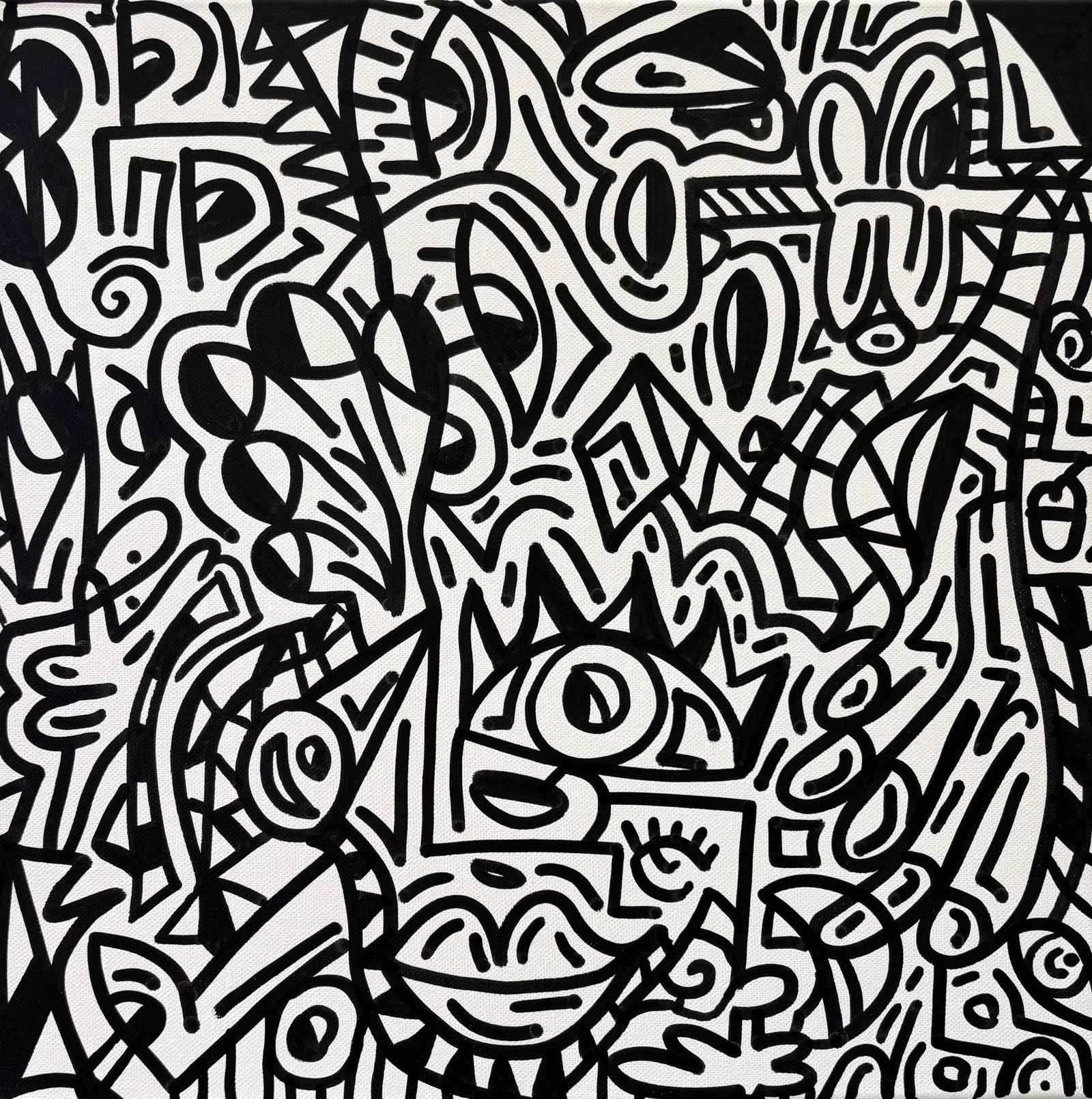 Maraña de ojos, formas curvas y un rostro de dientes dentados abajo, en trazo negro grueso sobre lienzo blanco cuadrado. Desorden 2. Acrílico sobre lienzo, 30 x 30 cm, 2026. Barcelona. Nicolás Lapadula