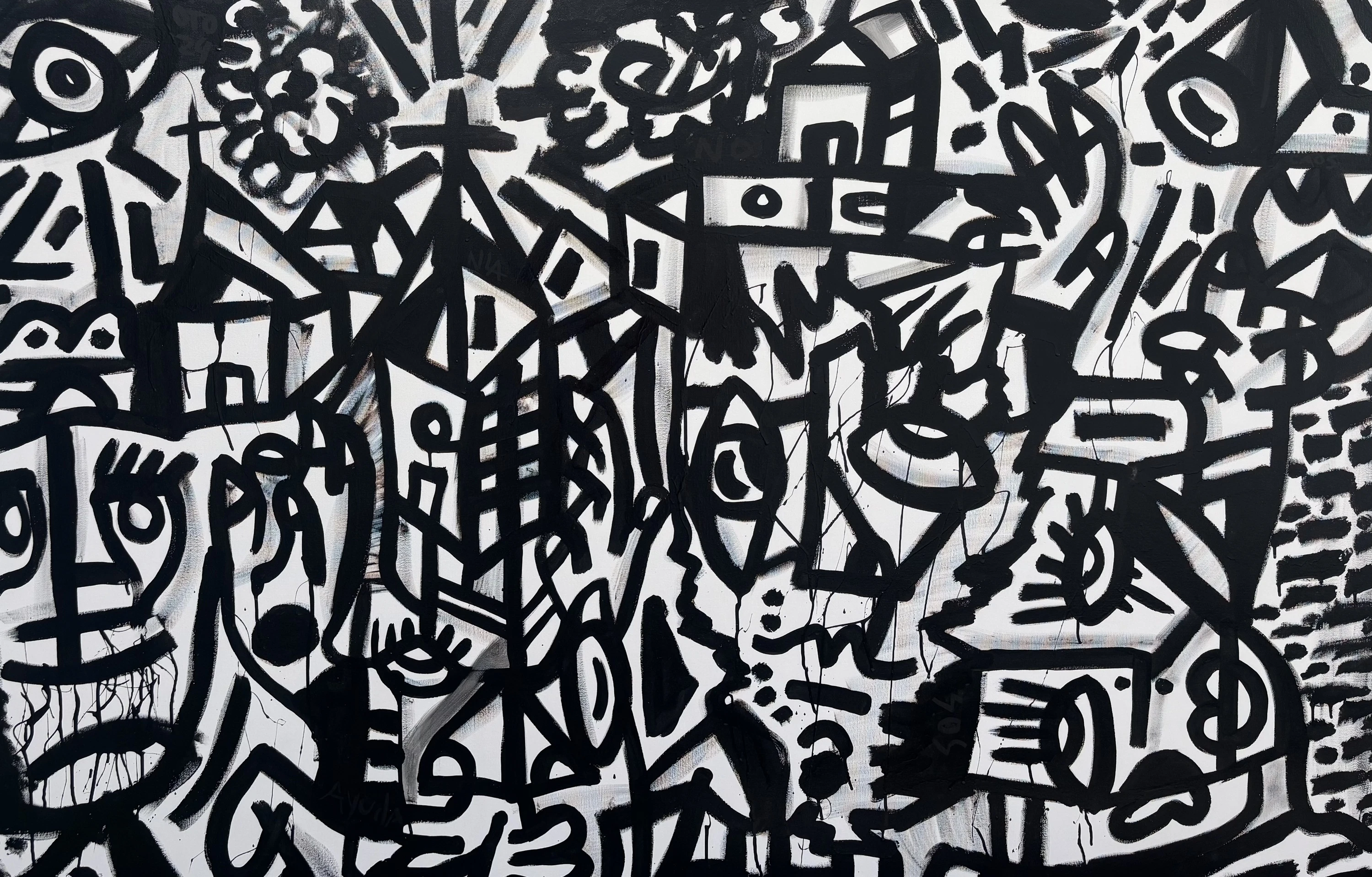 Casas, rostros y ojos amontonados en trazos negros gruesos y goteantes, sobre un fondo blanco con rastros grises. Interpretación del terremoto en Venezuela. Acrílico sobre lienzo, 180 x 120 cm, 2026. Caracas. Nicolás Lapadula
