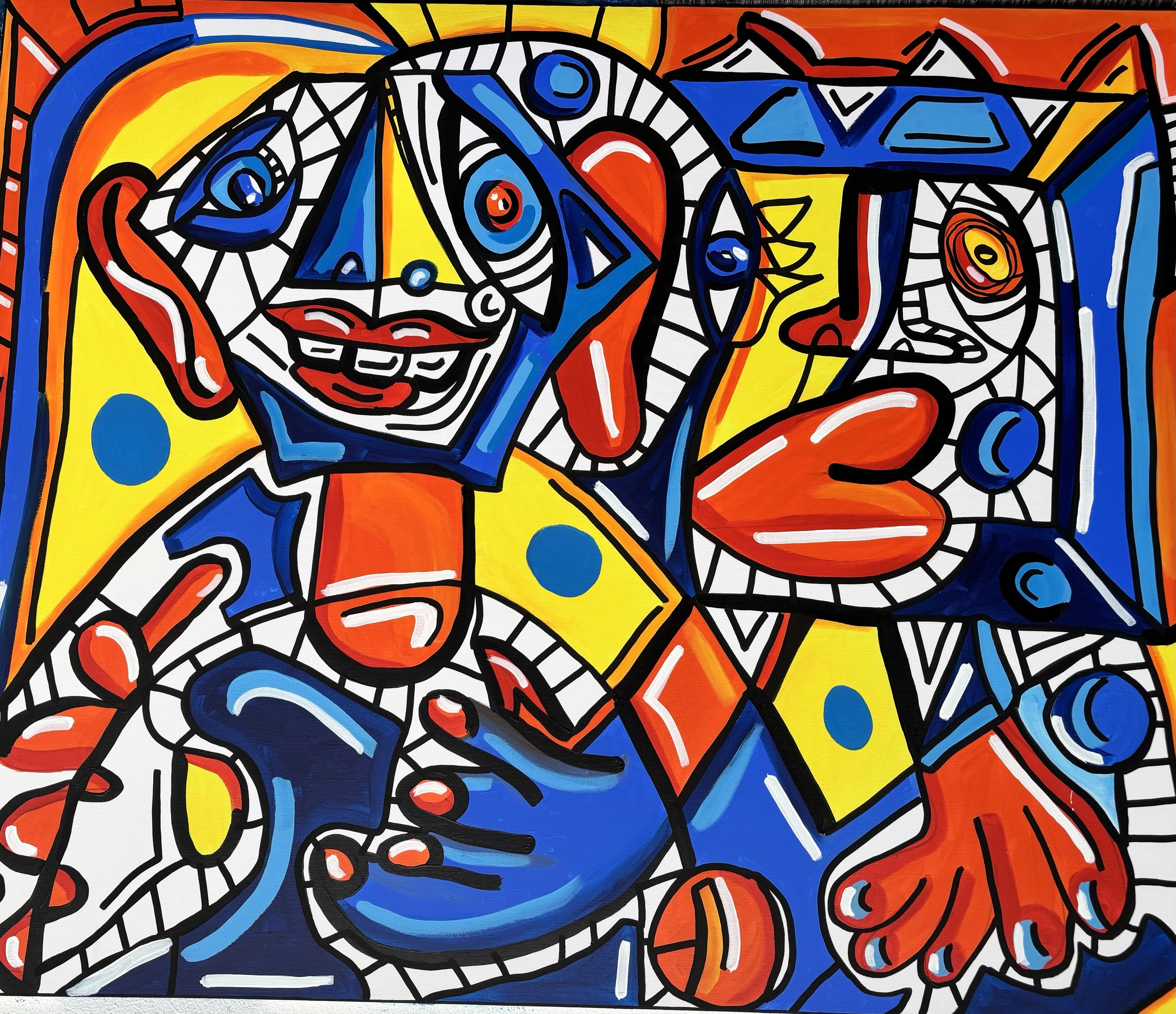 Dos figuras de rostros angulosos con dientes y manos grandes, en azul, naranja, amarillo y rojo, con mosaico de líneas negras sobre blanco. Panas. Acrílico sobre lienzo, 150 x 120 cm, 2026. Caracas. Nicolás Lapadula